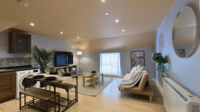 Chic Central Birmingham Jewellery Quarter Apartment With Free Wifi, Parking and Keyless Access, 4 beds
